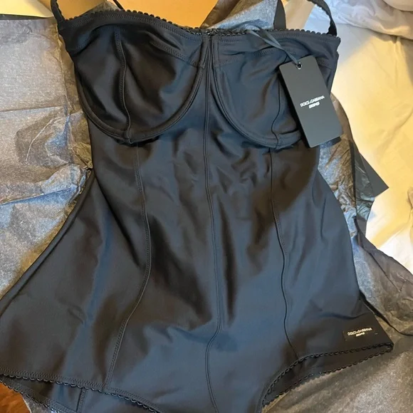 SKIMS D&G Dolce&Gabbana Onyx Black Bodysuit
Size L NWT!! - Picture 5 of 11